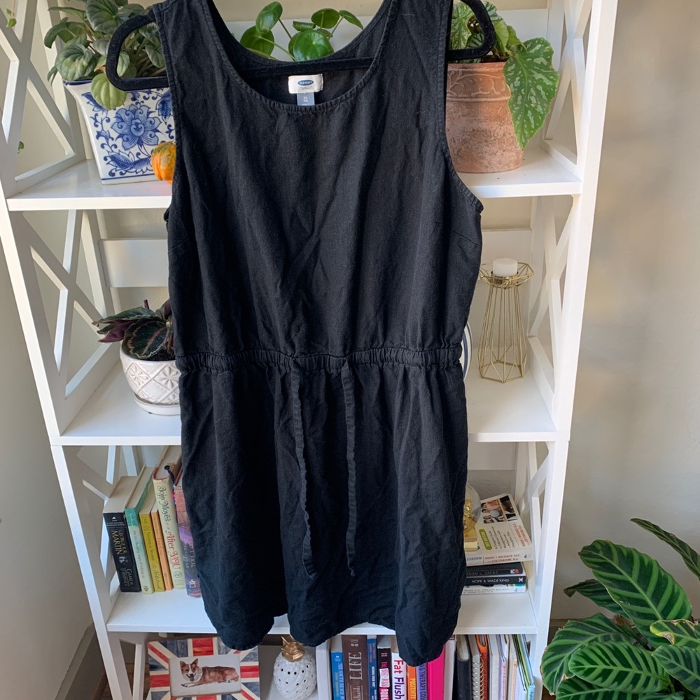 Black dress with tie waist